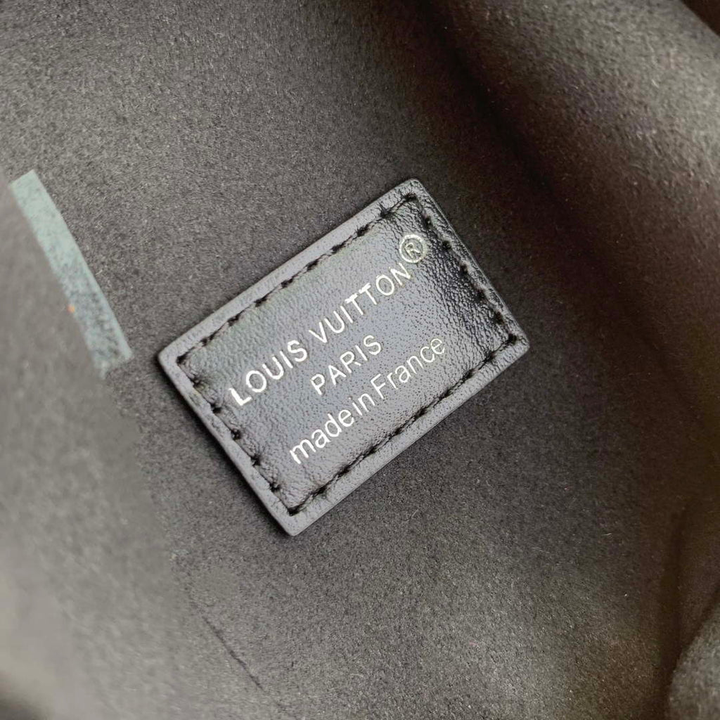 LV M15195 Louis Vuitton Side Trunk Vibe MM Bag Black