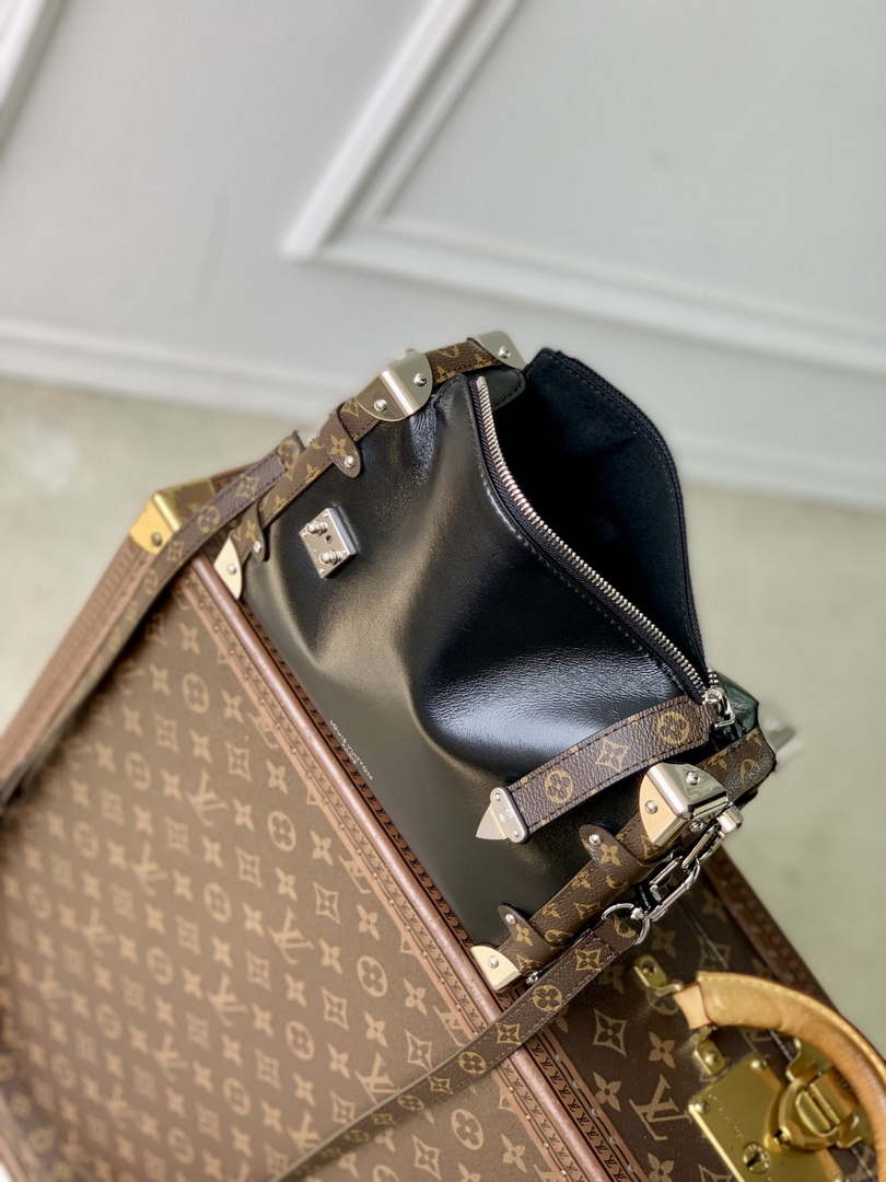 LV M15195 Louis Vuitton Side Trunk Vibe MM Bag Black