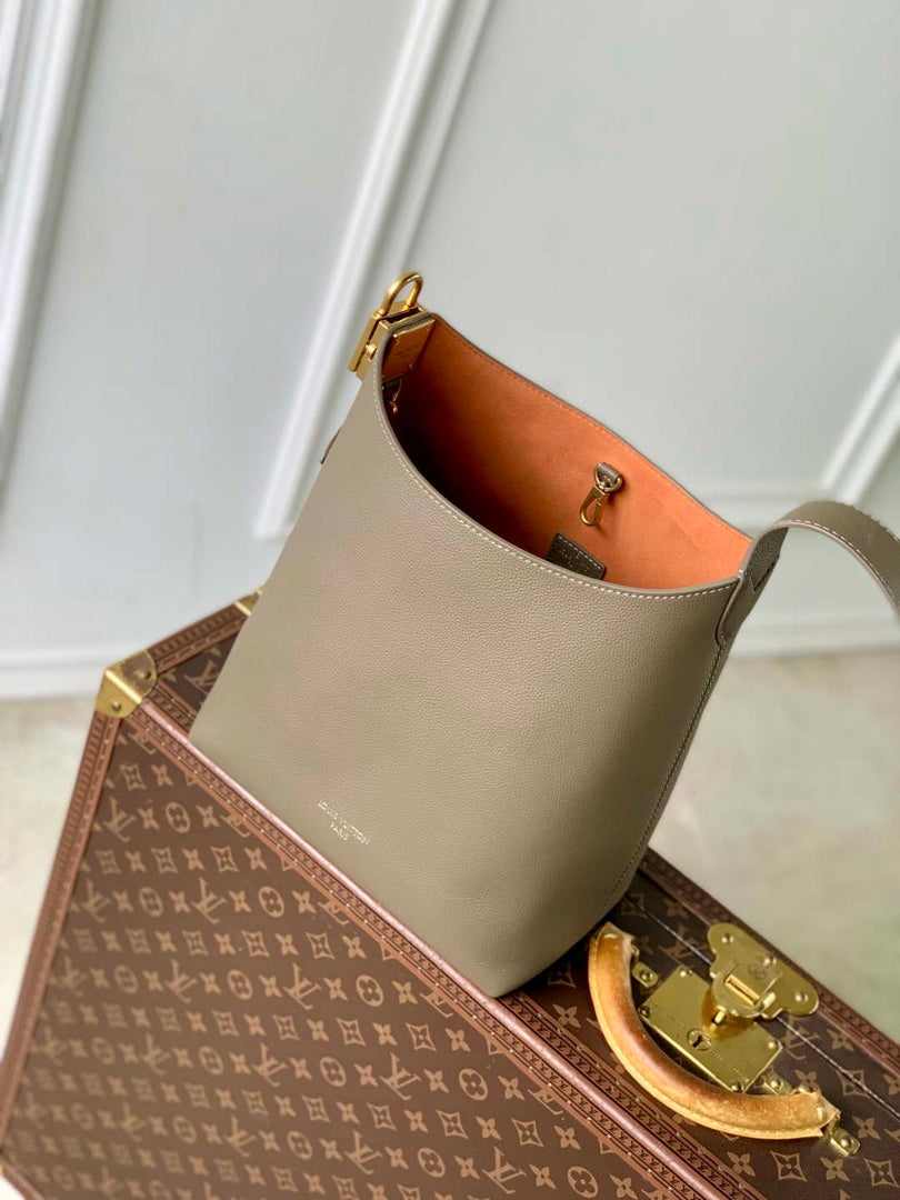 LV M15205 Louis Vuitton Low Key Hobo PM Bag Smoke