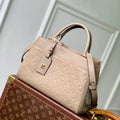 LV M15231 Louis Vuitton Avenue PM Bag Apricot