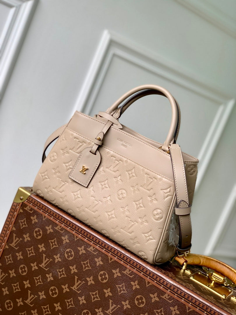 LV M15231 Louis Vuitton Avenue PM Bag Apricot