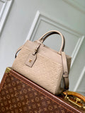 LV M15231 Louis Vuitton Avenue PM Bag Apricot