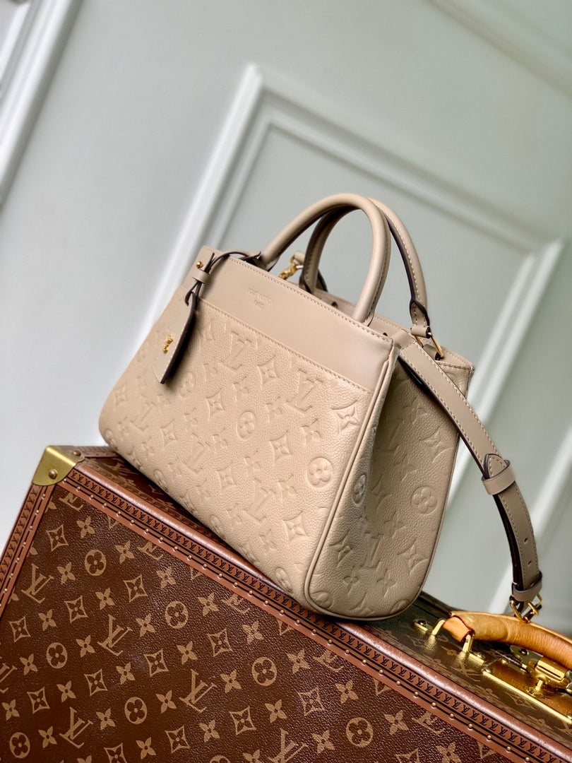 LV M15231 Louis Vuitton Avenue PM Bag Apricot
