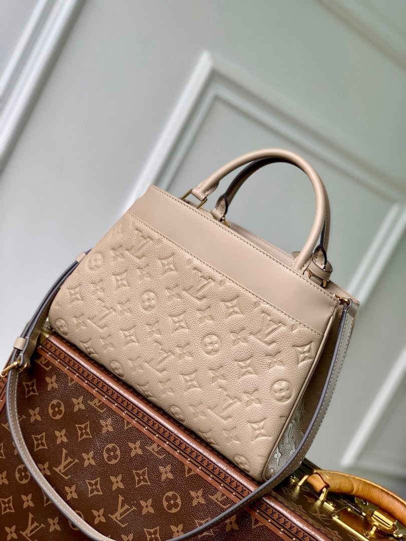 LV M15231 Louis Vuitton Avenue PM Bag Apricot