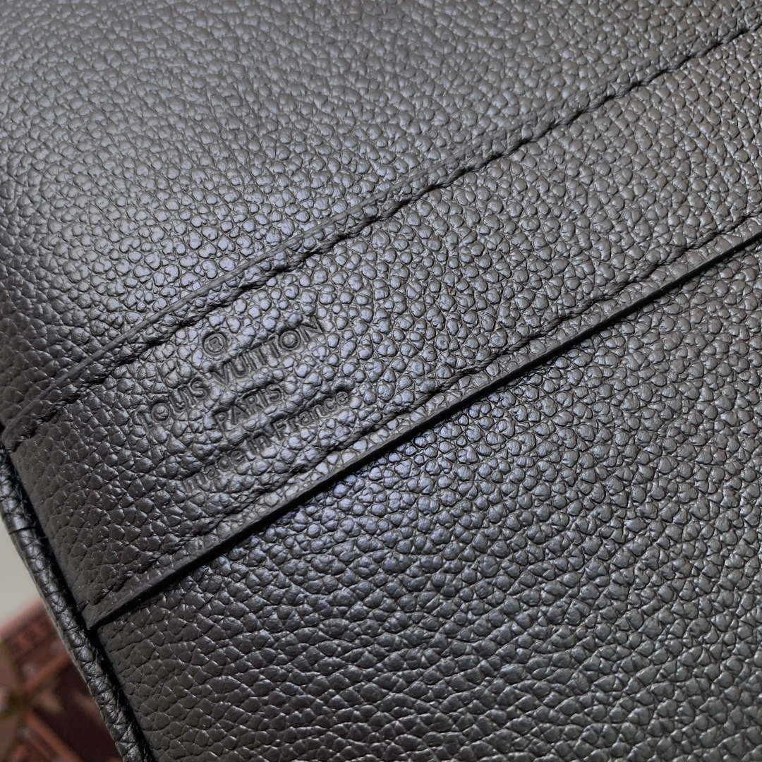LV M15249 Louis Vuitton Keepall Bandouliere  35 Bag Black