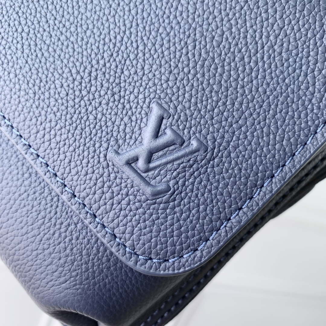 LV M15260 Louis Vuitton Boarding Messenger Bag Navy Blue