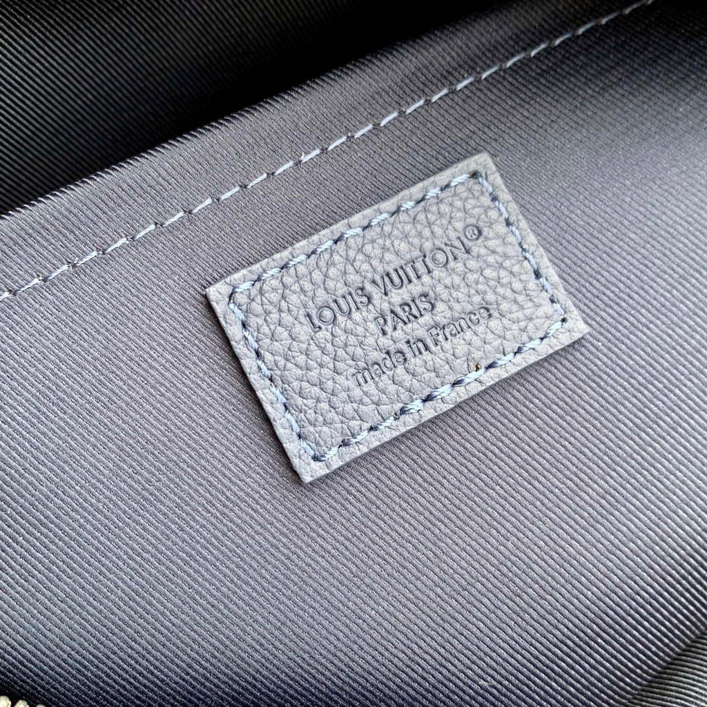 LV M15260 Louis Vuitton Boarding Messenger Bag Navy Blue