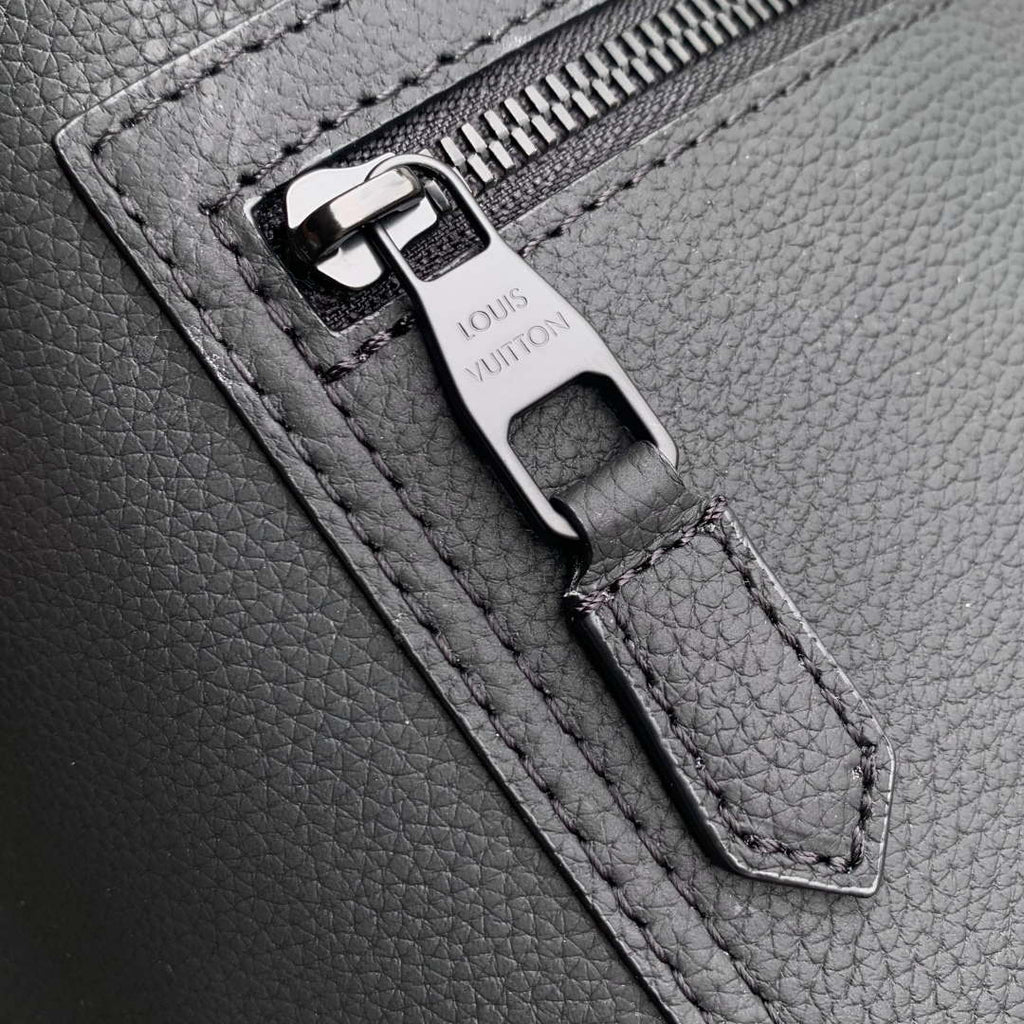 LV M15262 Louis Vuitton Fastline Backpack Black