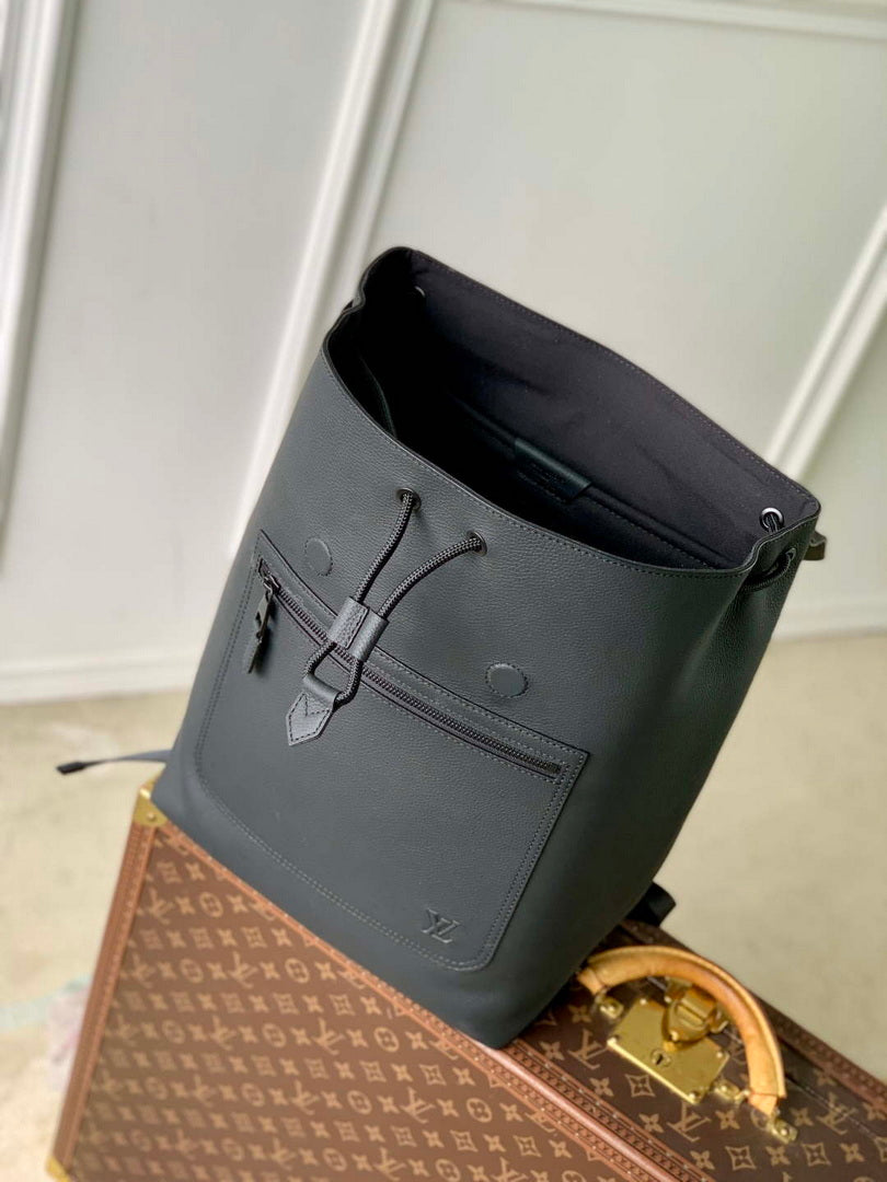 LV M15262 Louis Vuitton Fastline Backpack Black