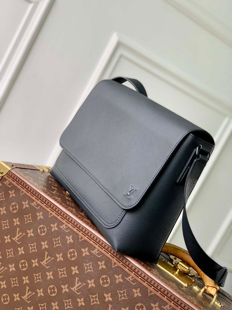 LV M15268 Louis Vuitton Speed Messenger Bag Black