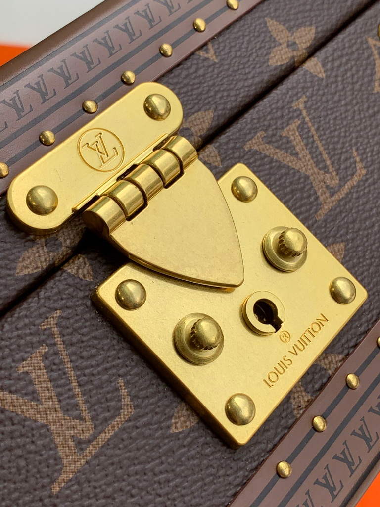 Louis Vuitton M13513 Jewelry Box Monogram LV M20040 White