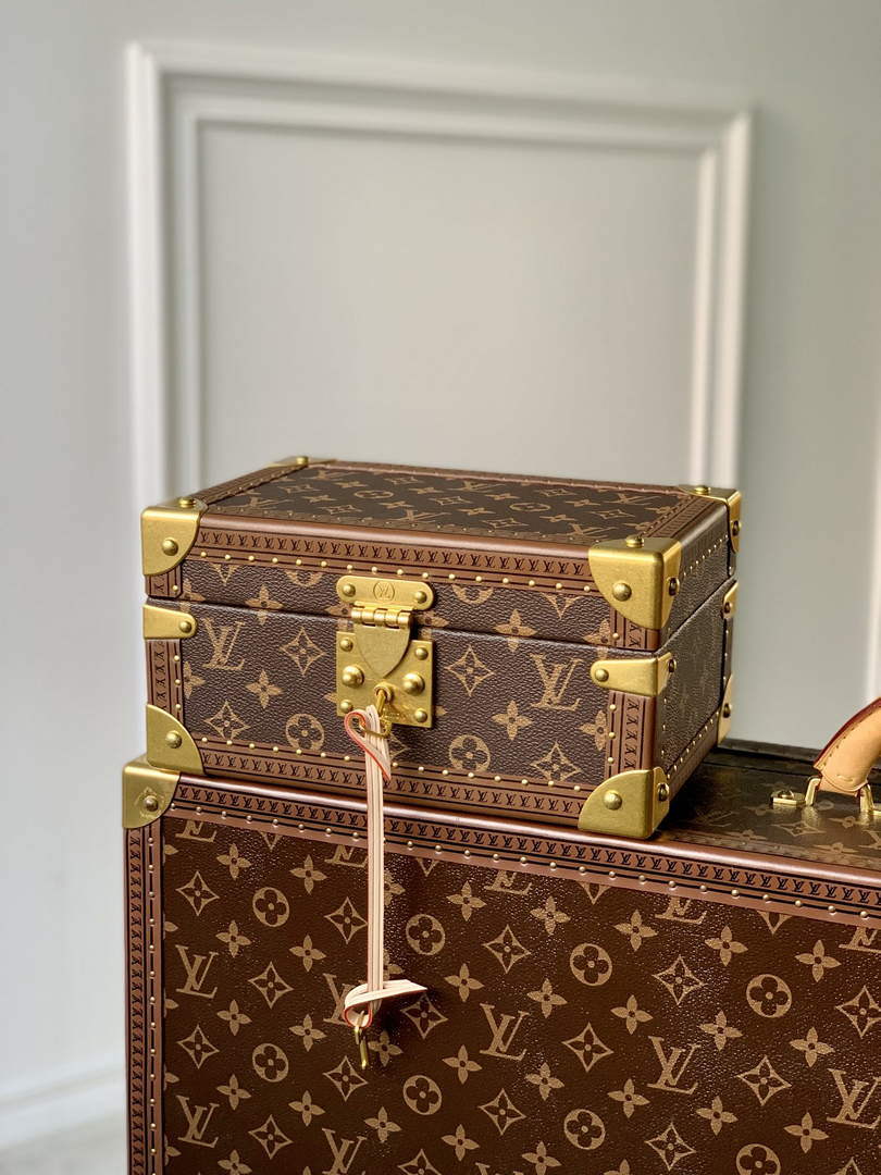 LV M20292 Louis Vuitton Coffret Tresor 24 Case Apricot