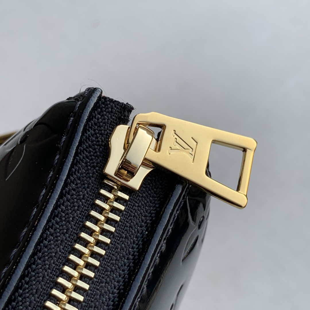 LV M20369 Louis Vuitton Coussin MM Bag Patent calfskin M57783 Black - Default Title - View 5
