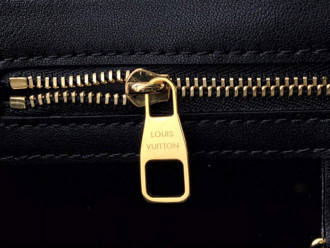 LV M20373 Louis Vuitton Capucines BB Handbag - Default Title - View 6