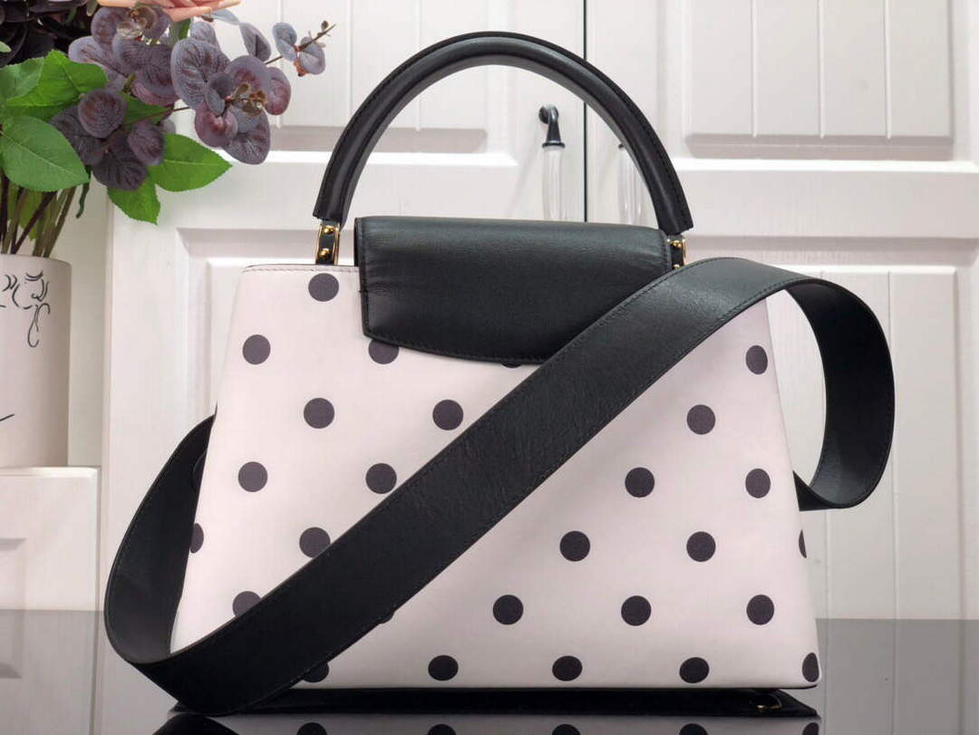 LV M20373 Louis Vuitton Capucines MM Handbag - Default Title - View 3
