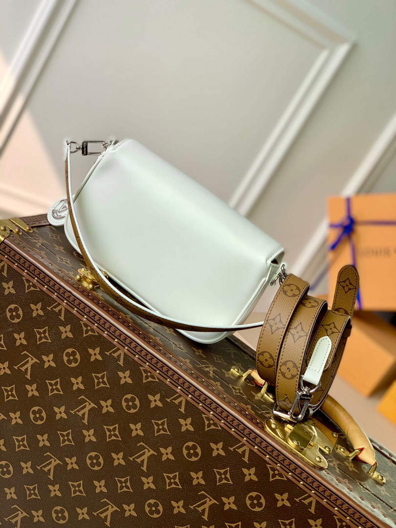LV M20395 Louis Vuitton Swing Handbag White - Default Title - View 2