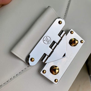 LV M20395 Louis Vuitton Swing Handbag White - Default Title - View 5