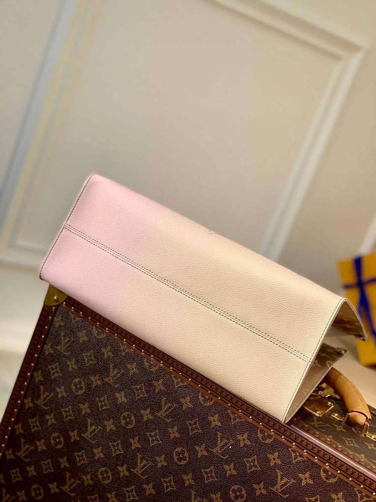 LV M20510 Louis Vuitton Onthego MM Tote Bag - Default Title - View 4