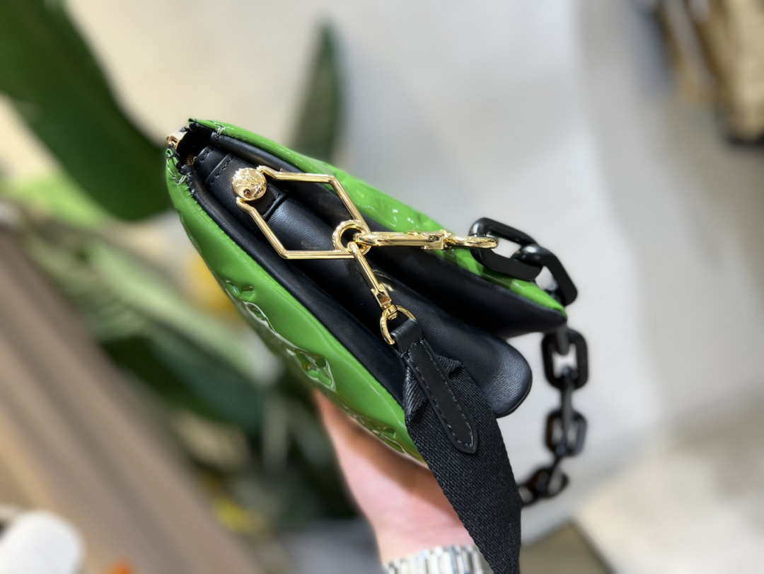 LV M20565 Louis Vuitton Coussin PM Bag Patent calfskin Green - Default Title - View 4
