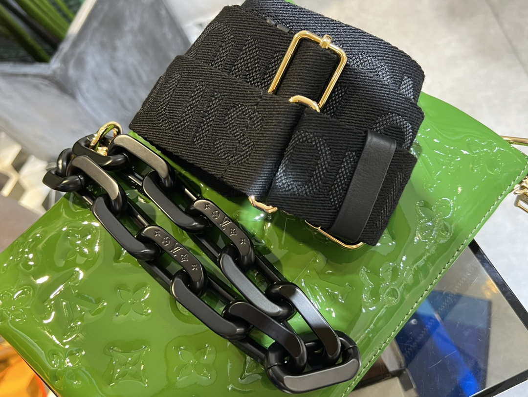 LV M20565 Louis Vuitton Coussin PM Bag Patent calfskin Green - Default Title - View 7