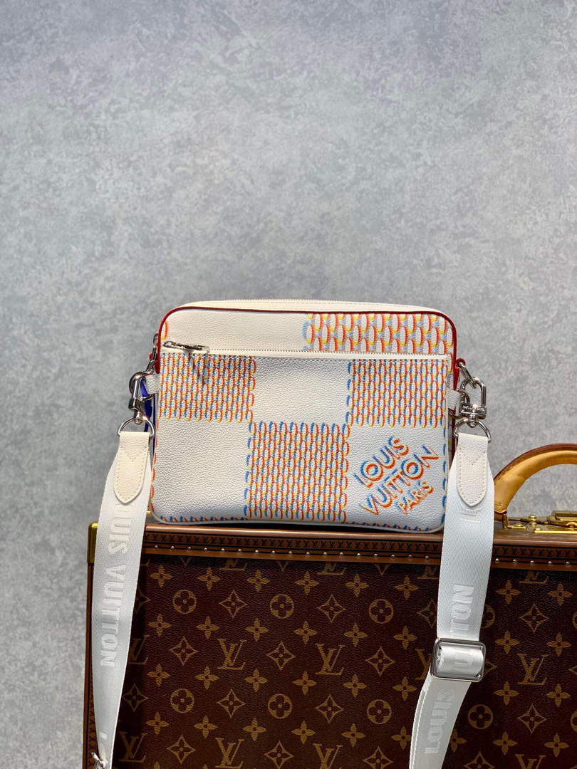 LV M20665 Louis Vuitton Trio Messenger Other Leathers - Default Title - View 1