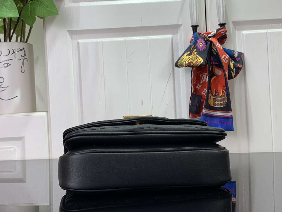 LV M20687 Louis Vuitton New Wave Multi-Pochette Leather M20838 Black - Default Title - View 4