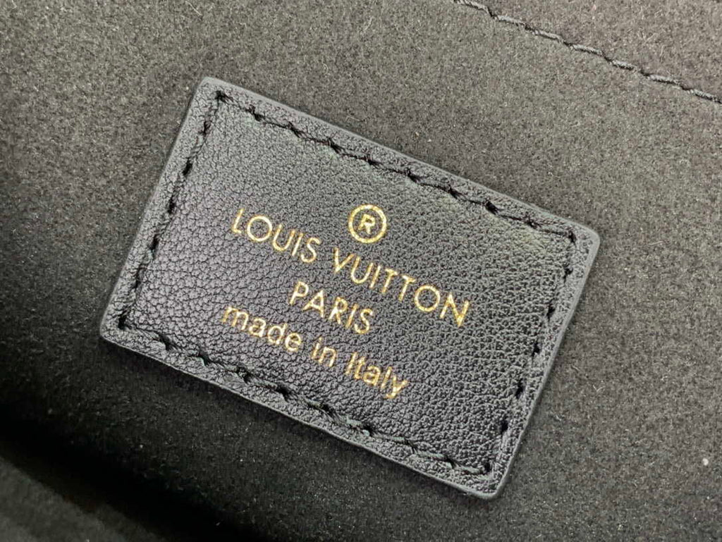 LV M20687 Louis Vuitton New Wave Multi-Pochette Leather M20838 Black