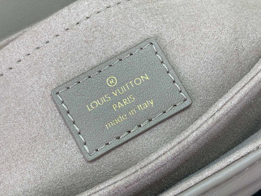 LV M20687 Louis Vuitton New Wave Multi-Pochette Leather M20838 Gray