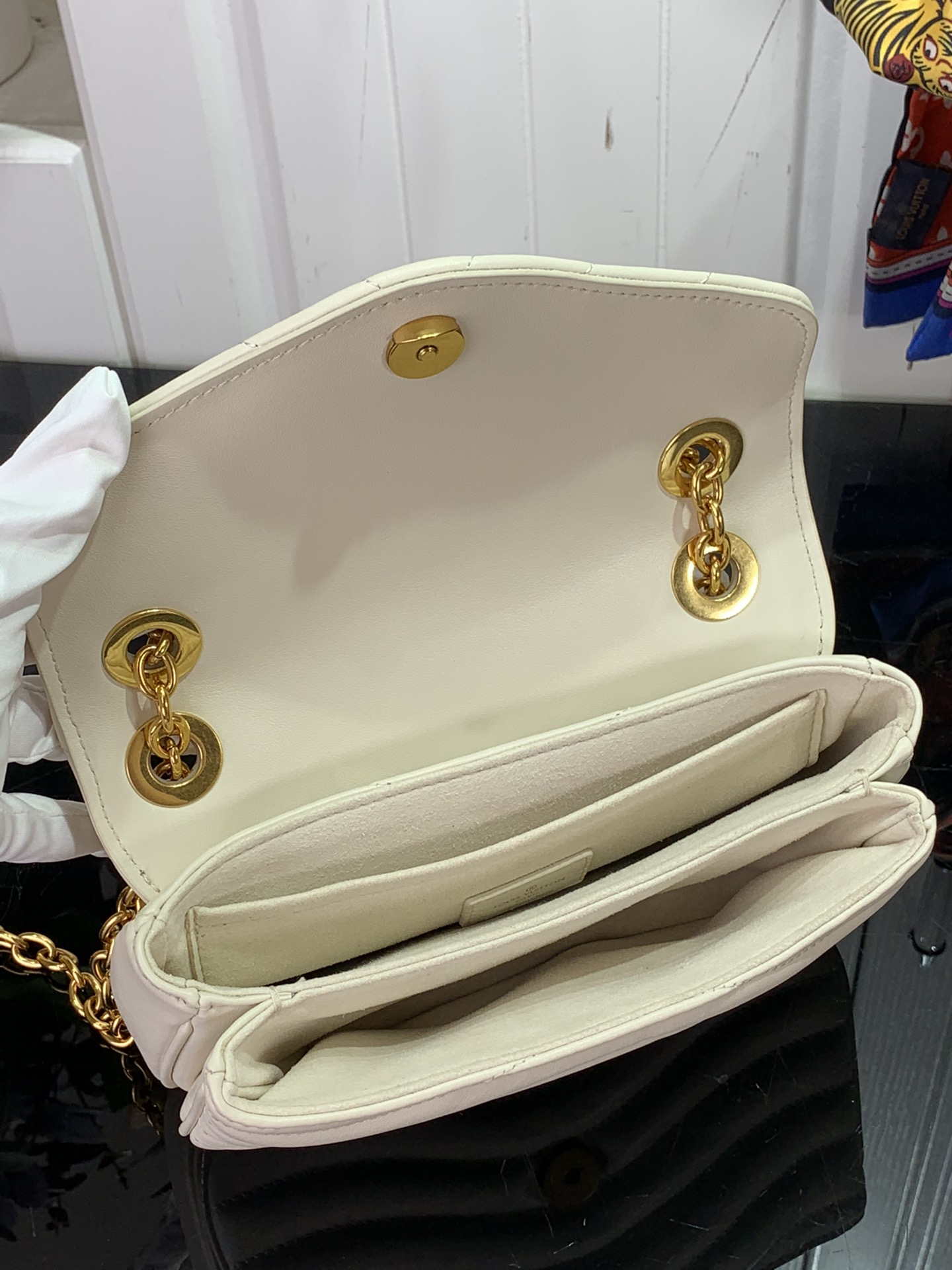 LV M20687 Louis Vuitton New Wave Multi-Pochette Leather M20838 White - Default Title - View 9
