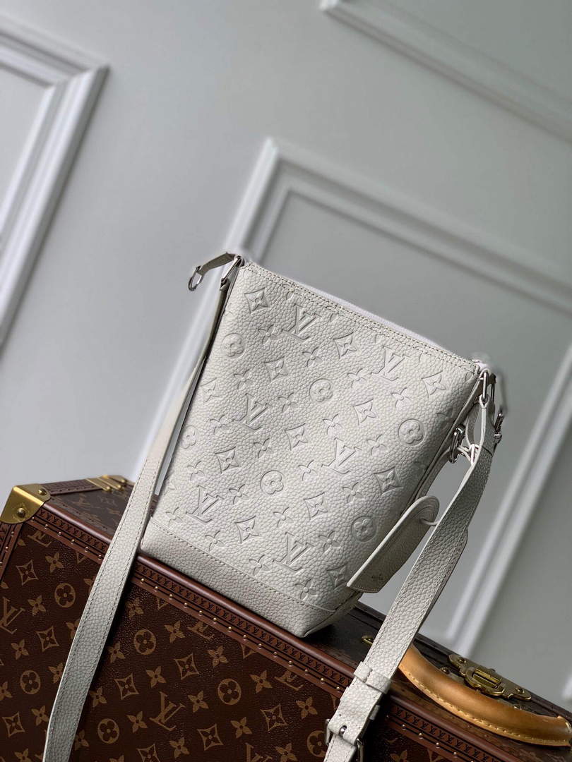 LV M20875 Louis Vuitton Hobo Cruiser PM Bag White - Default Title - View 3