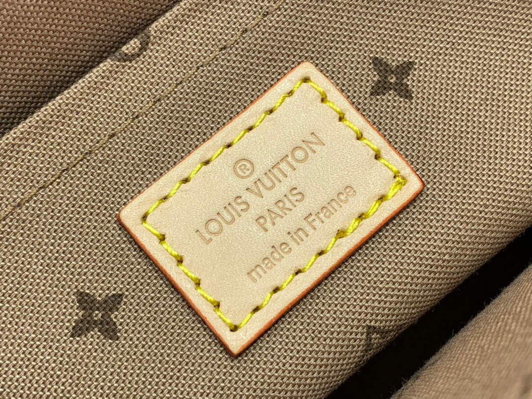 LV M20920 Louis Vuitton Maxi Multi Pochette Accessoires Beige - Default Title - View 8