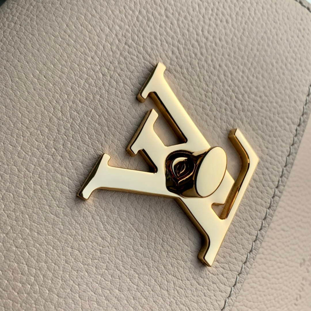 LV M21052 Louis Vuitton Lockme Ever Mini Handbag Greige