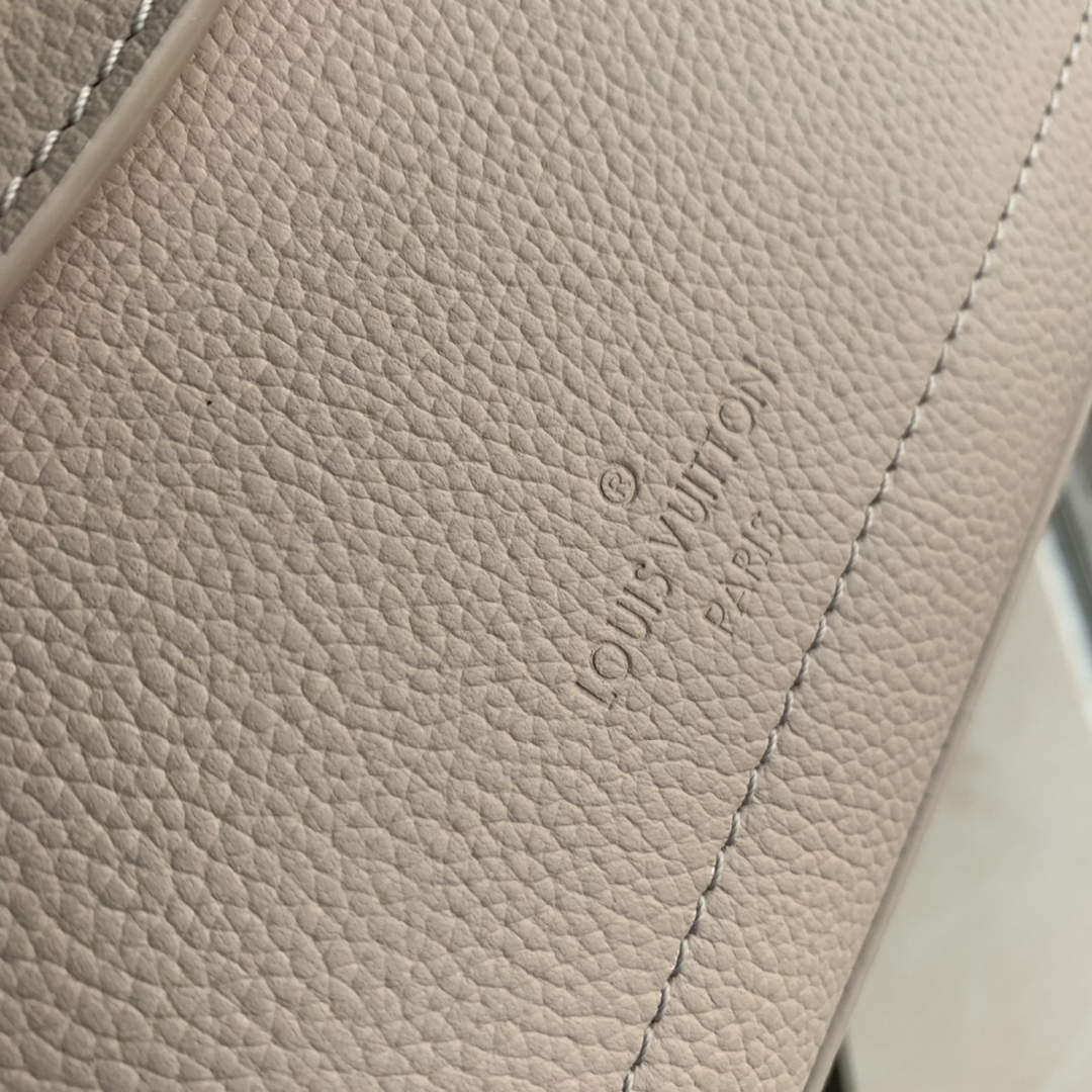 LV M21052 Louis Vuitton Lockme Ever Mini Handbag Greige - Default Title - View 6