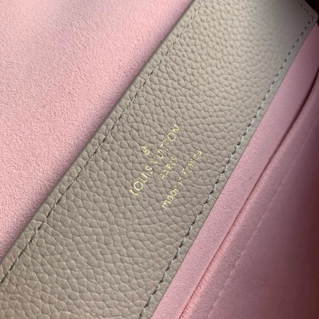 LV M21052 Louis Vuitton Lockme Ever Mini Handbag Greige