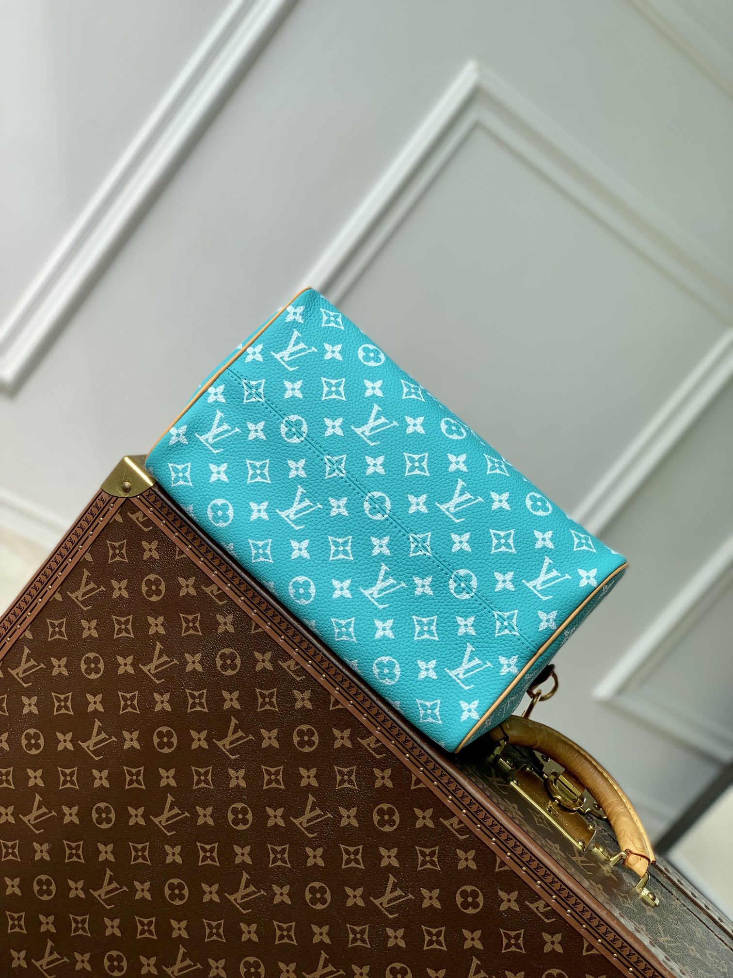 LV M21108 Louis Vuitton Speedy P9 Bandouliere 30 Bag Monogram Leather Fluorescent Lake Blue - Default Title - View 4