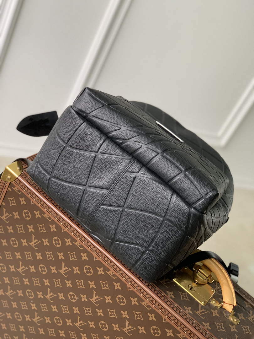 LV M21391 Louis Vuitton Discovery Backpack Black - Default Title - View 4