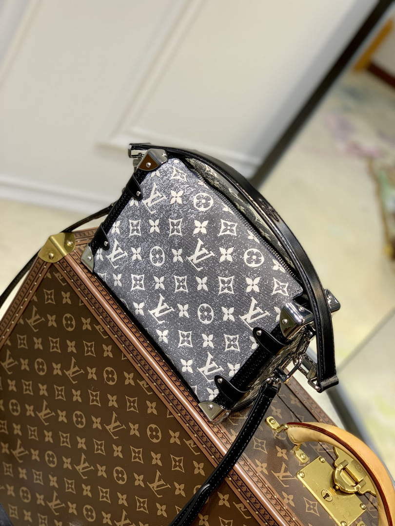 LV M21460 Louis Vuitton Side Trunk Bag - Default Title - View 2