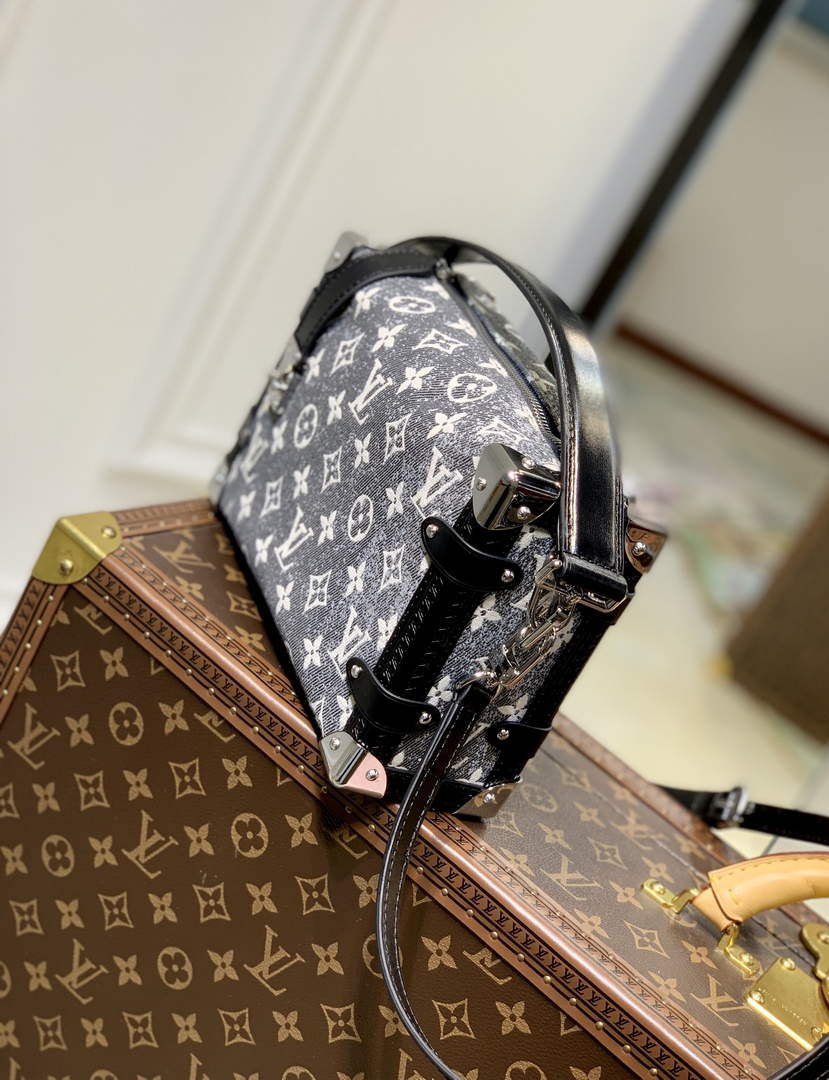 LV M21460 Louis Vuitton Side Trunk Bag - Default Title - View 3