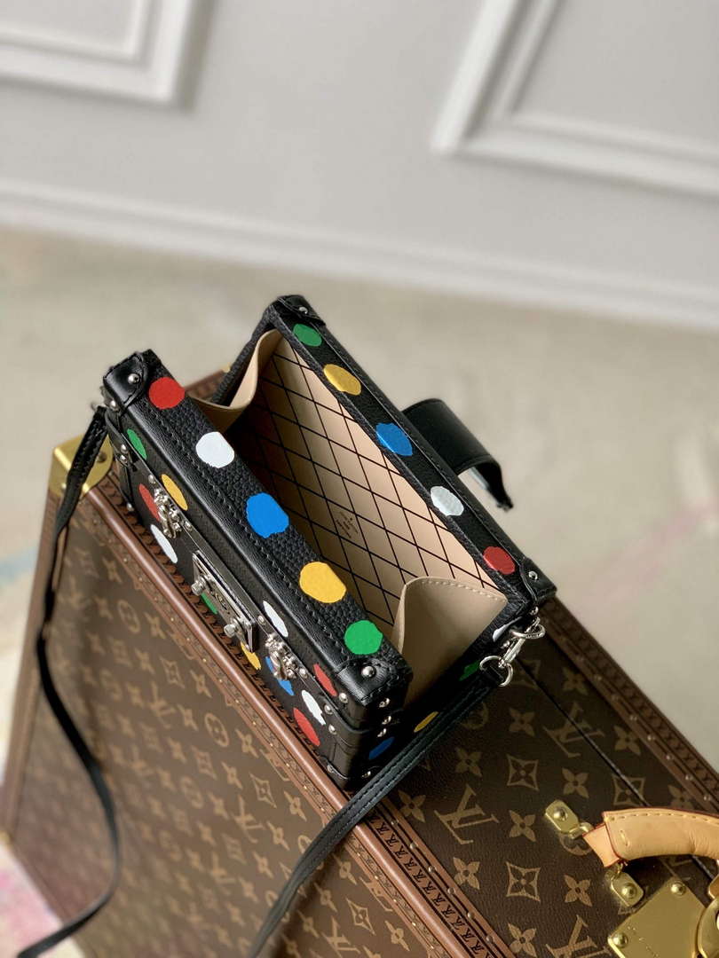 LV M21621 Louis Vuitton LV x YK Petite Malle Bag - Default Title - View 7