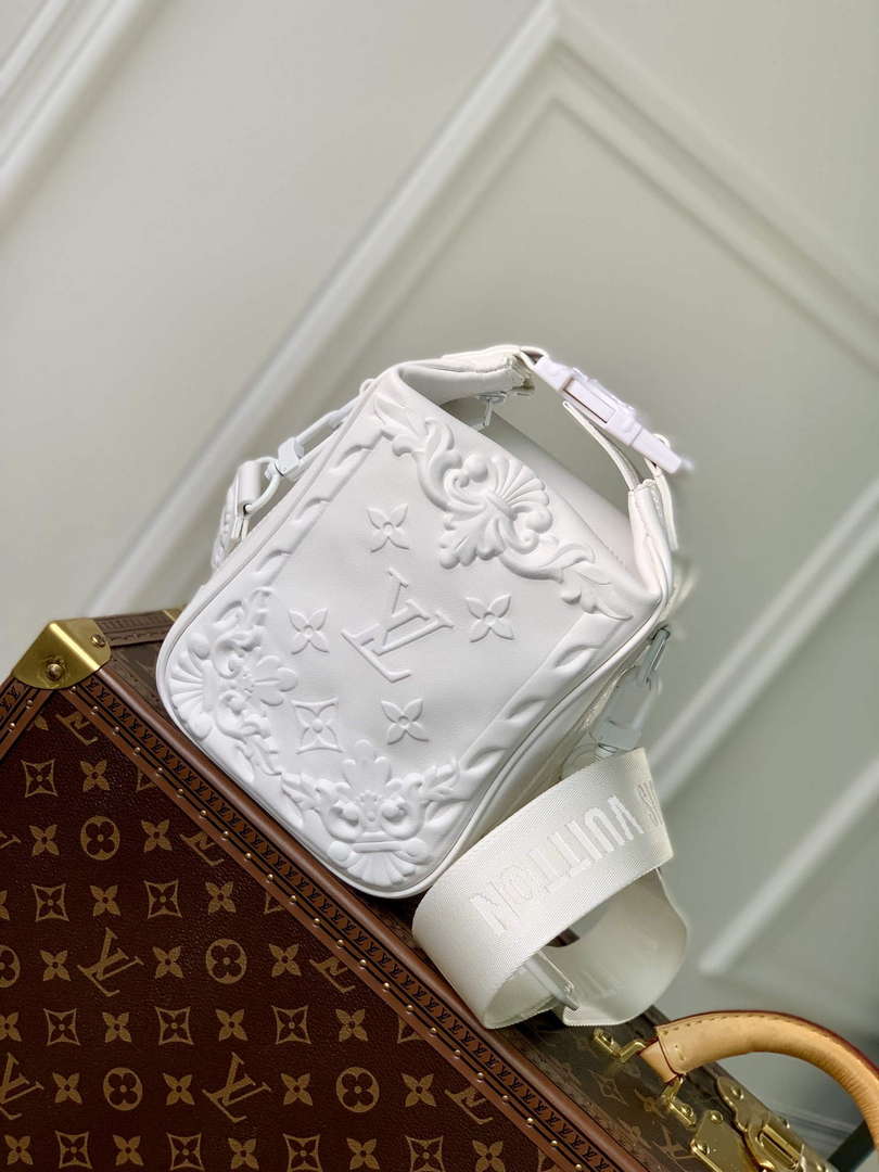 LV M21812 Louis Vuitton Cruiser Messenger Bag White - Default Title - View 2