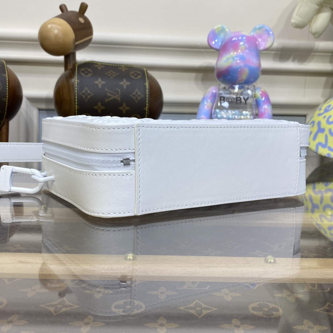 LV M21833 Louis Vuitton Handle Soft Trunk Bag Optic White - Default Title - View 4