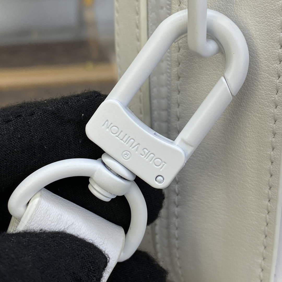 LV M21833 Louis Vuitton Handle Soft Trunk Bag Optic White