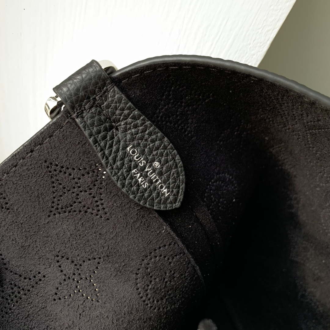 LV M21848 Louis Vuitton Blossom PM Mahina Tote Bag Black - Default Title - View 9