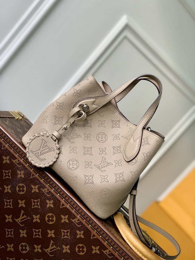 LV M21849 Louis Vuitton Blossom PM Mahina Tote Bag Galet - Default Title - View 1