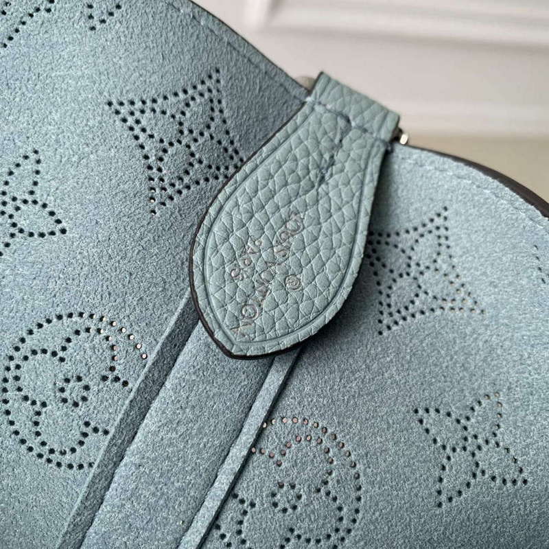LV M21849 Louis Vuitton Blossom PM Tote Bag Mahina leather Sky blue
