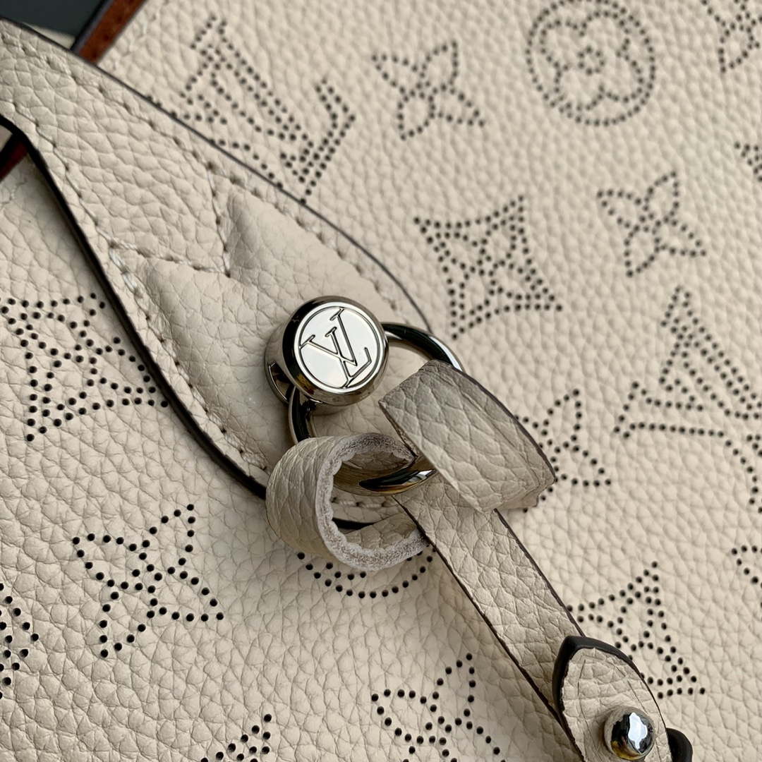 LV M21909 Louis Vuitton Blossom PM Mahina Tote Bag Beige - Default Title - View 5