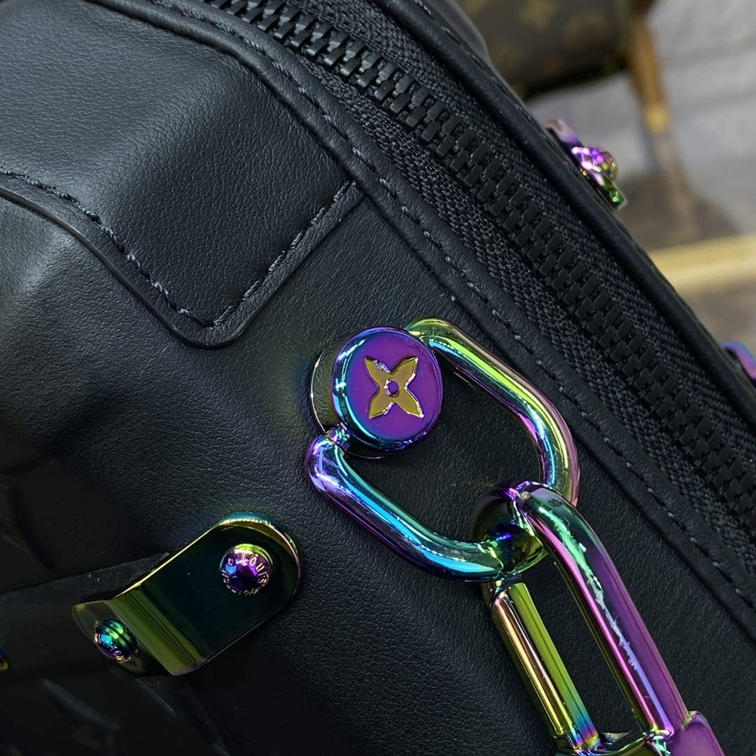 LV M21935 Louis Vuitton Future Trunk Bag Black - Default Title - View 6