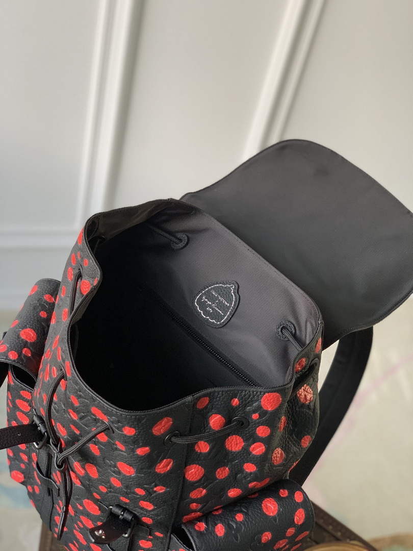 LV M21978 Louis Vuitton LV x YK  Christopher Backpack Taurillon Monogram
