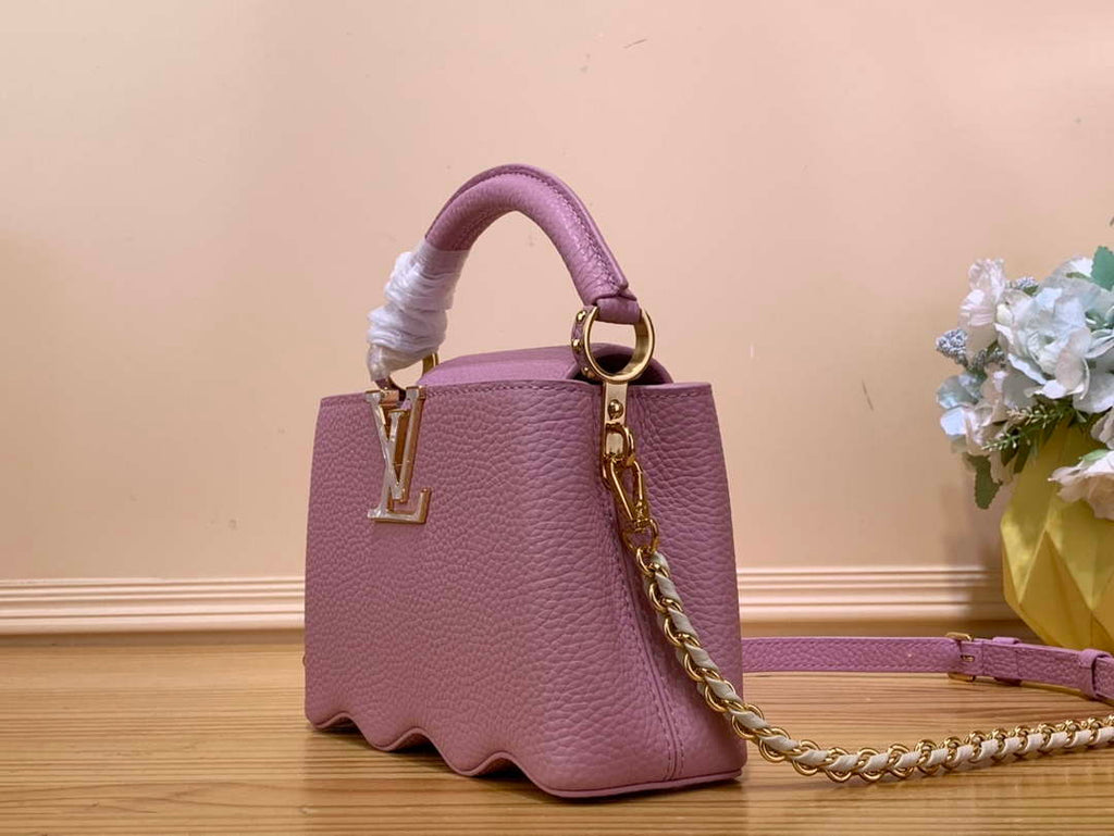 LV M22122 Louis Vuitton Capucines Mini Handbag Pink
