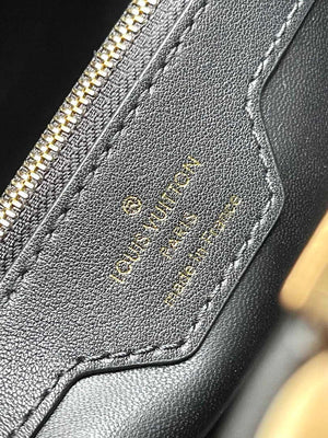 LV M48865 Louis Vuitton Capucines BB Handbag Straw Leather Beige Black - Default Title - View 9